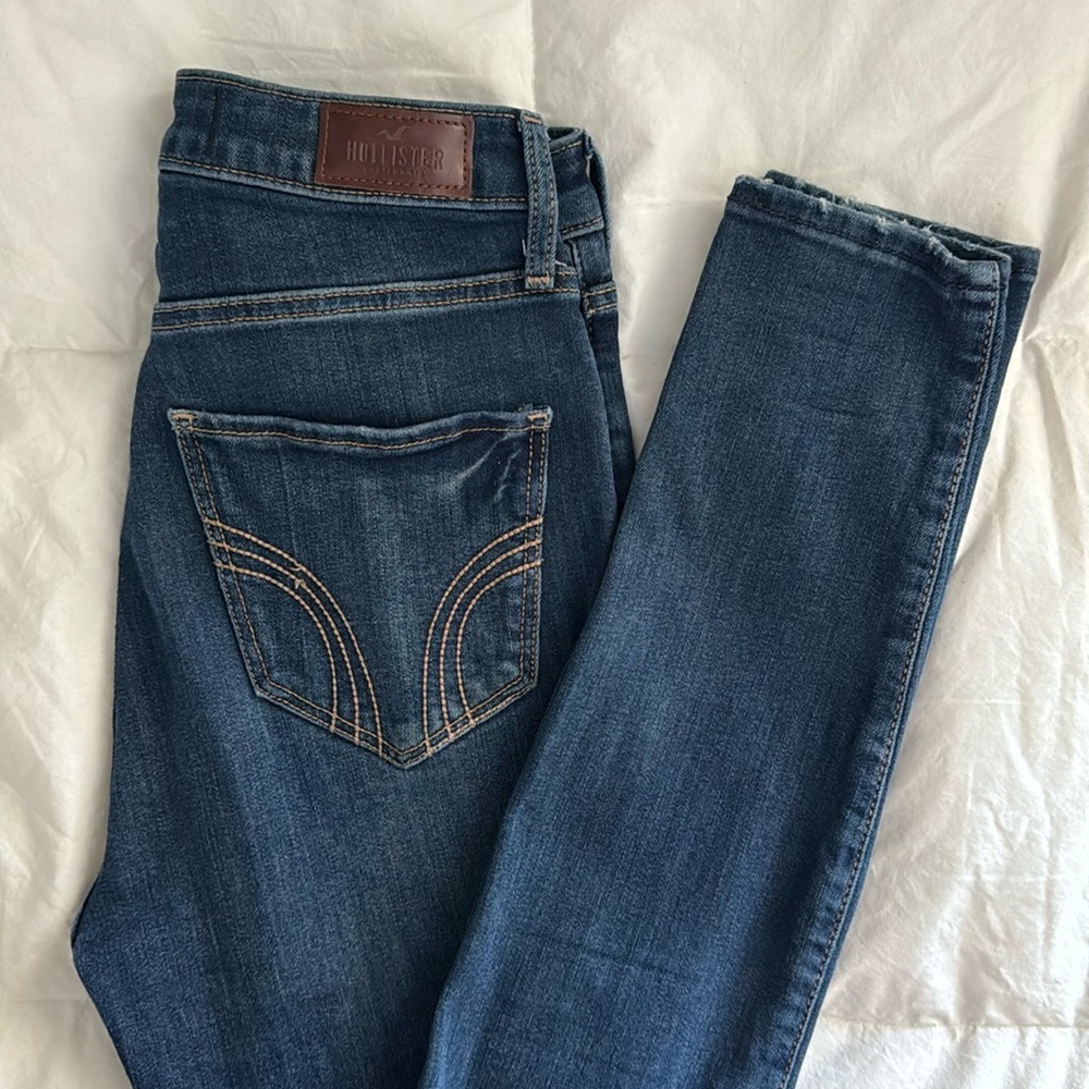 Hollister - Ultra High Rise Super Skinny